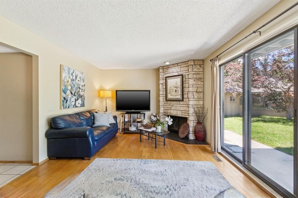 243 Silvergrove Place Nw, Calgary, AB