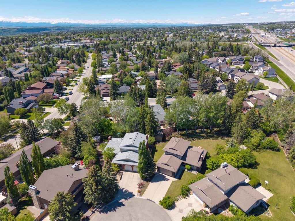243 Silvergrove Place Nw, Calgary, AB