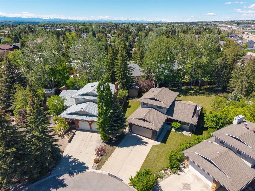 243 Silvergrove Place Nw, Calgary, AB