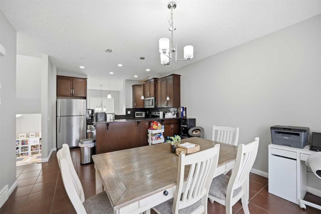 402 Wentworth Villas Sw, Calgary, AB - Indoor Photo Showing Dining Room
