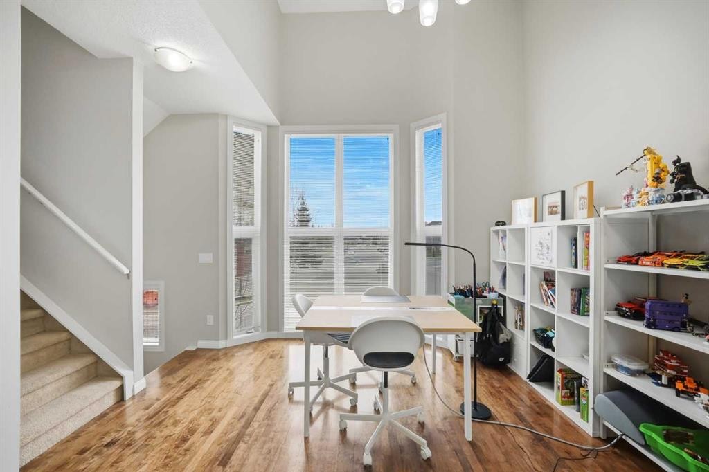 402 Wentworth Villas Sw, Calgary, AB - Indoor Photo Showing Office
