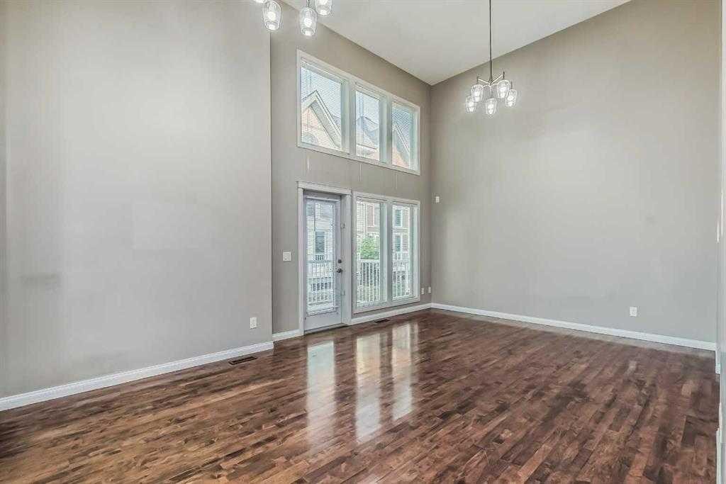 402 Wentworth Villas Sw, Calgary, AB - Indoor Photo Showing Other Room
