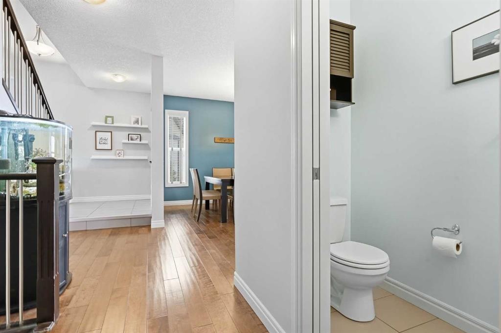 127 Marquis Grove Se, Calgary, AB - Indoor Photo Showing Bathroom