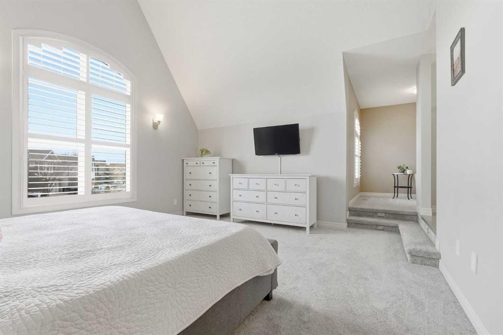 127 Marquis Grove Se, Calgary, AB - Indoor Photo Showing Bedroom