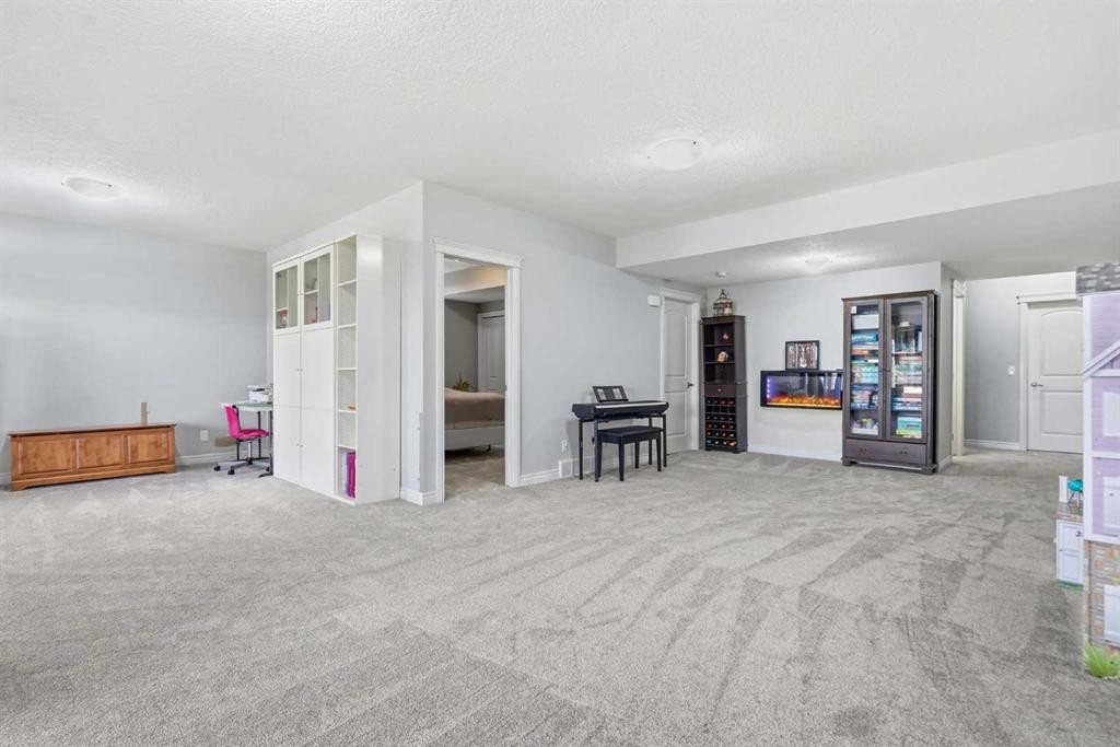 127 Marquis Grove Se, Calgary, AB - Indoor