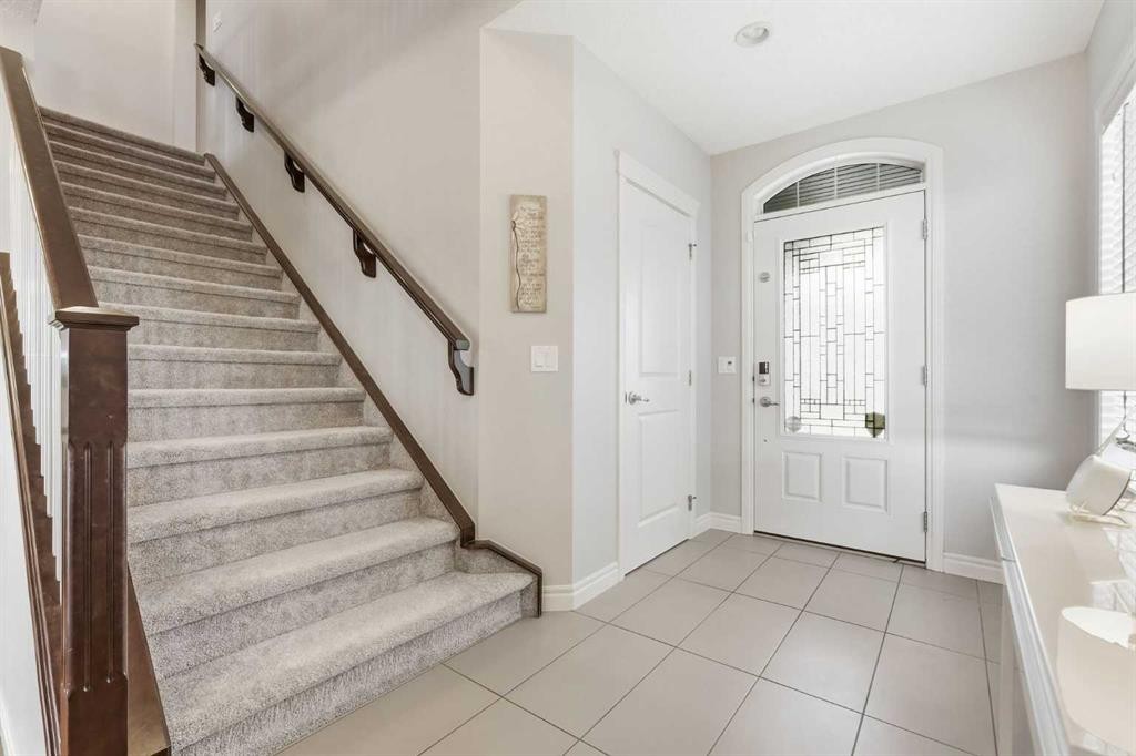 127 Marquis Grove Se, Calgary, AB - Indoor Photo Showing Other Room