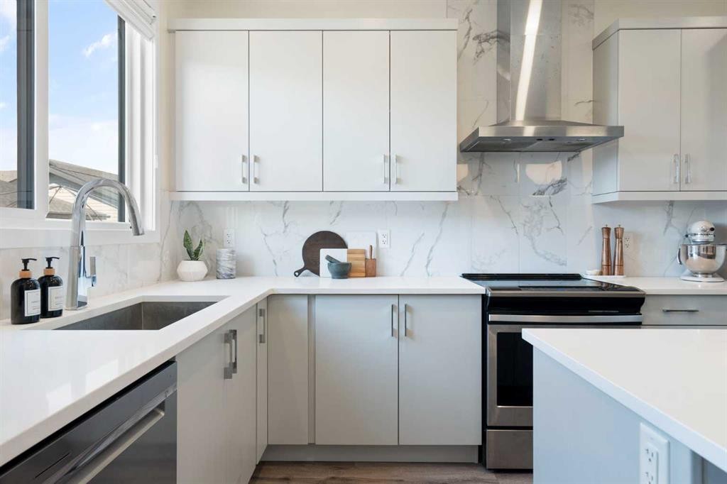 3872 202 Avenue Se, Calgary, AB - Indoor Photo Showing Kitchen With Upgraded Kitchen