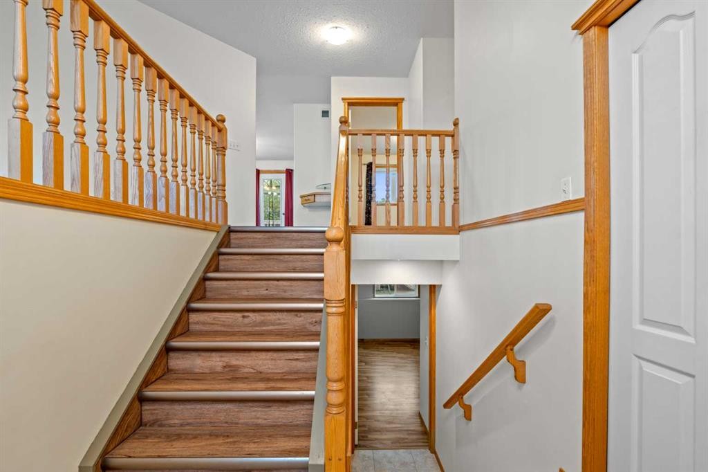 20 Westpoint Drive, Didsbury, AB