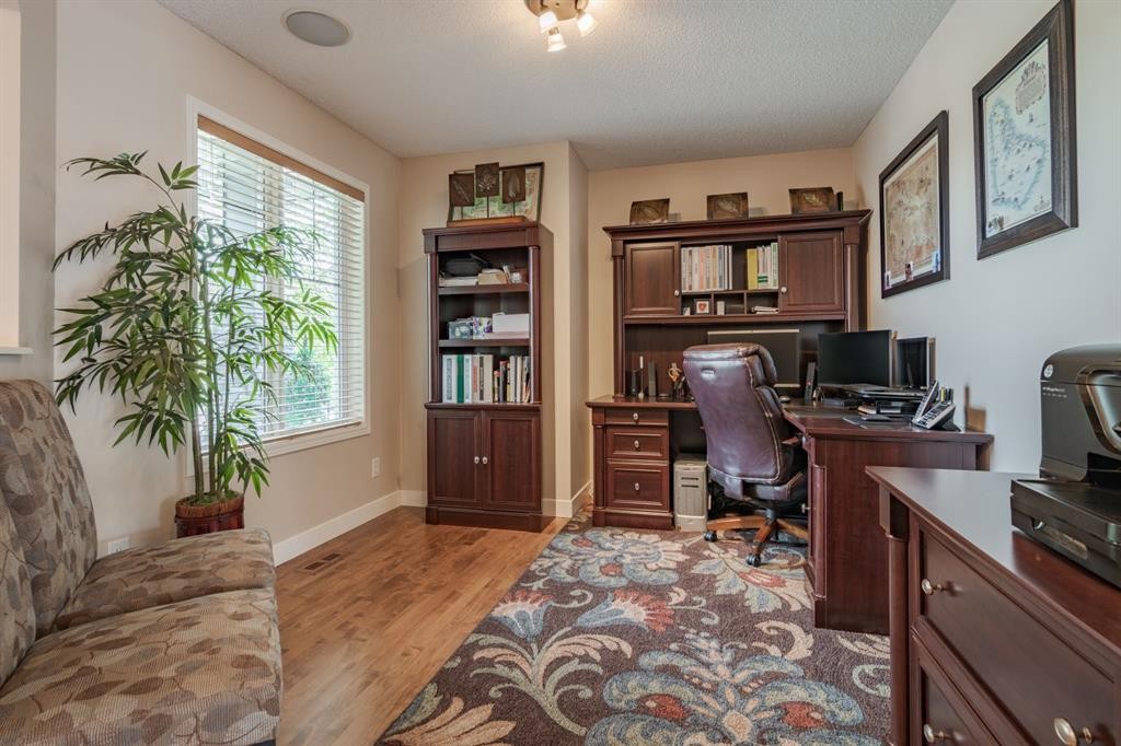 6 Cranwell Link Se, Calgary, AB - Indoor Photo Showing Office