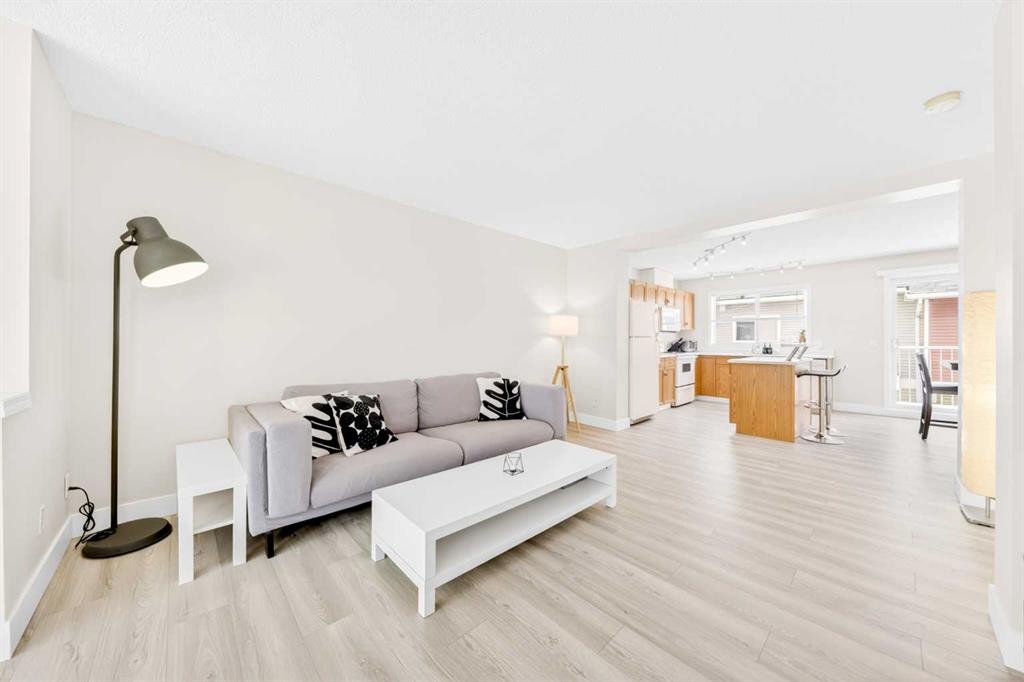 203 Mckenzie Towne Gate Se, Calgary, AB