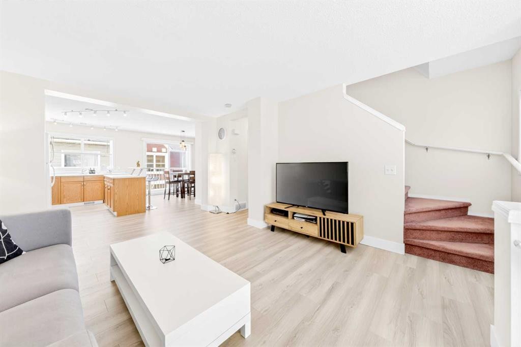 203 Mckenzie Towne Gate Se, Calgary, AB
