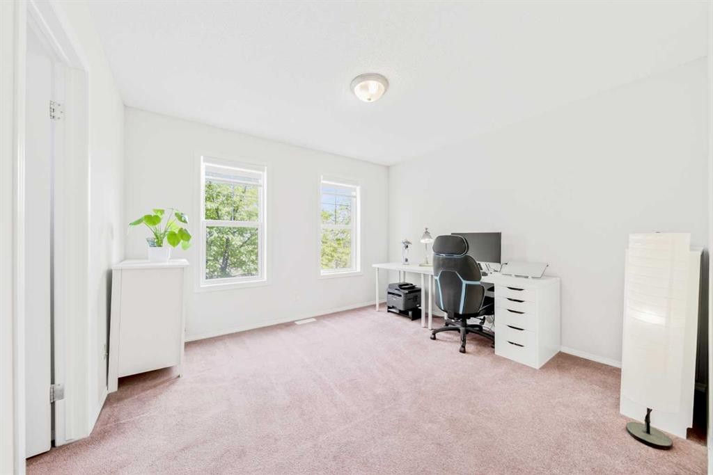 203 Mckenzie Towne Gate Se, Calgary, AB
