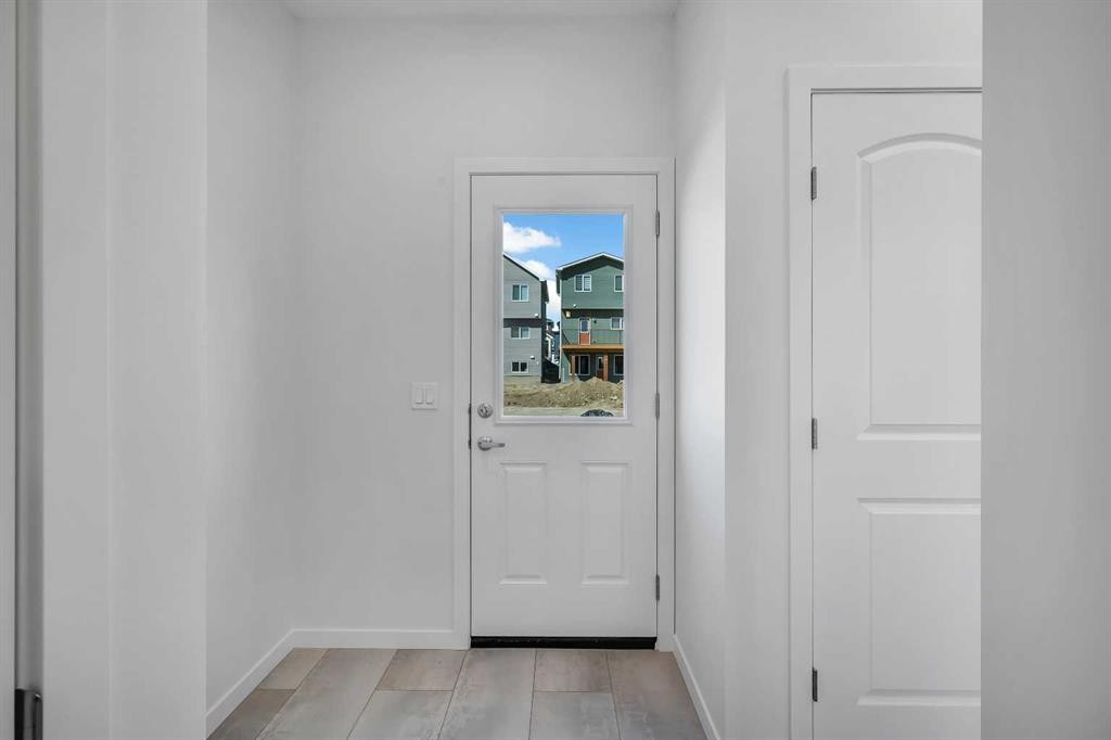 541 Bayview Street Sw, Airdrie, AB - Indoor Photo Showing Other Room