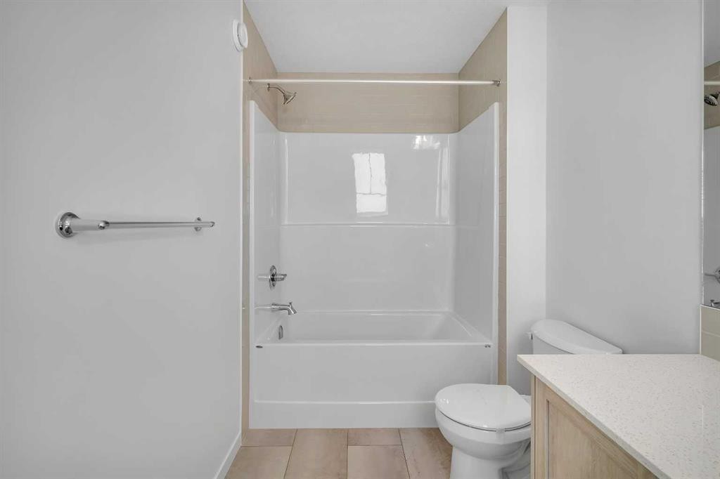 541 Bayview Street Sw, Airdrie, AB - Indoor Photo Showing Bathroom