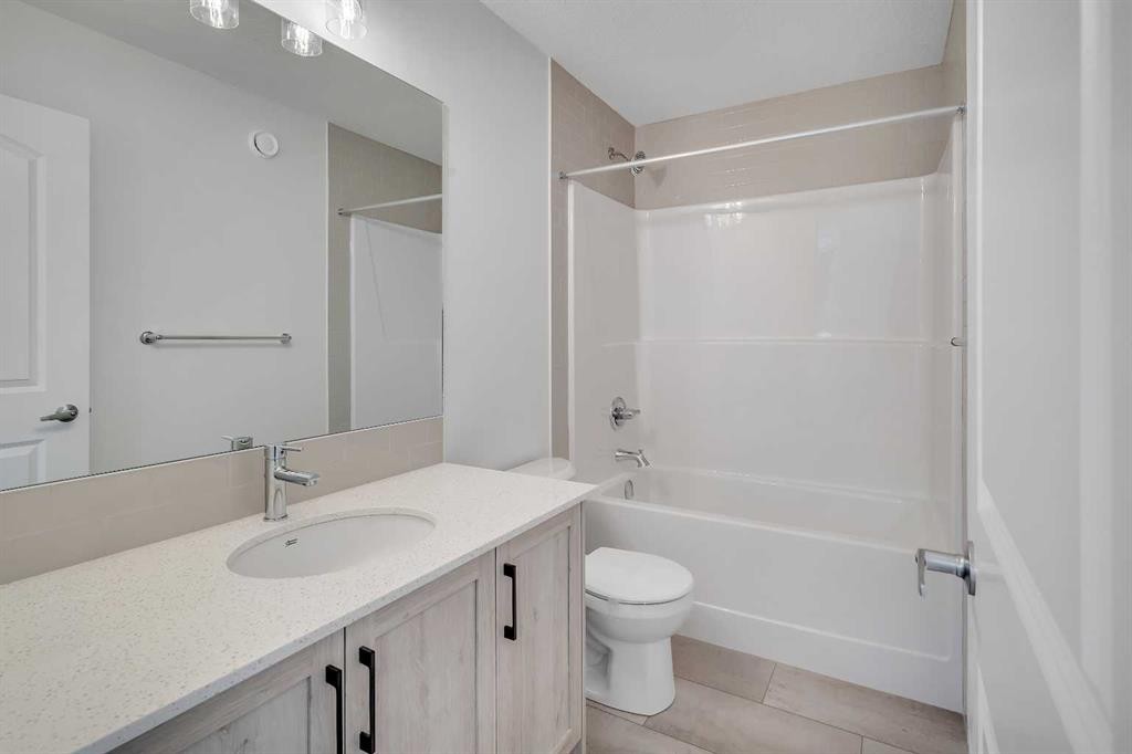 541 Bayview Street Sw, Airdrie, AB - Indoor Photo Showing Bathroom