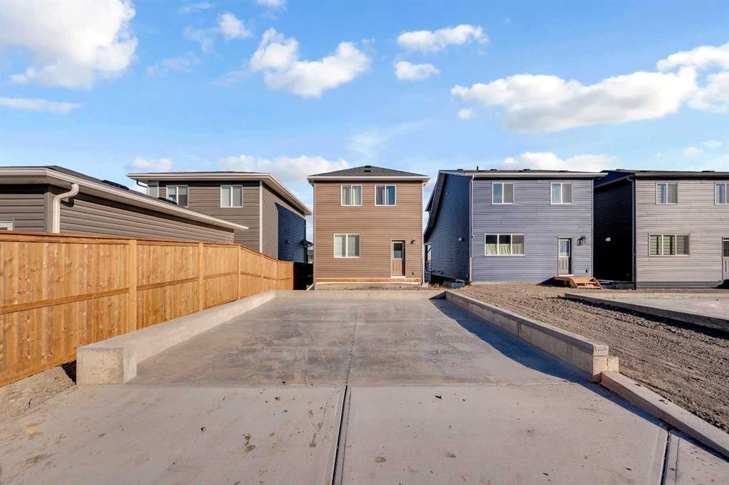541 Bayview Street Sw, Airdrie, AB - Outdoor