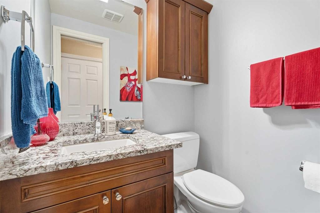 411 Wilderness Place Se, Calgary, AB - Indoor Photo Showing Bathroom