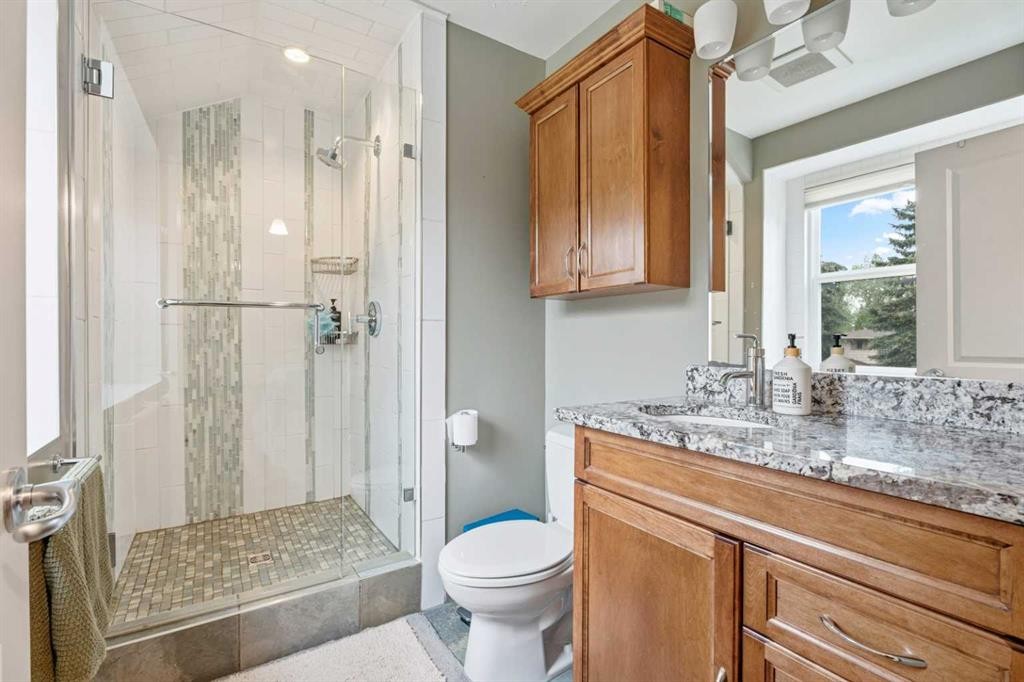 411 Wilderness Place Se, Calgary, AB - Indoor Photo Showing Bathroom