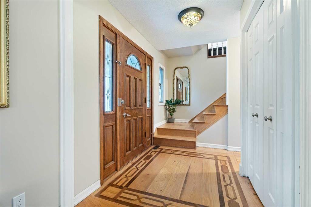 411 Wilderness Place Se, Calgary, AB - Indoor Photo Showing Other Room