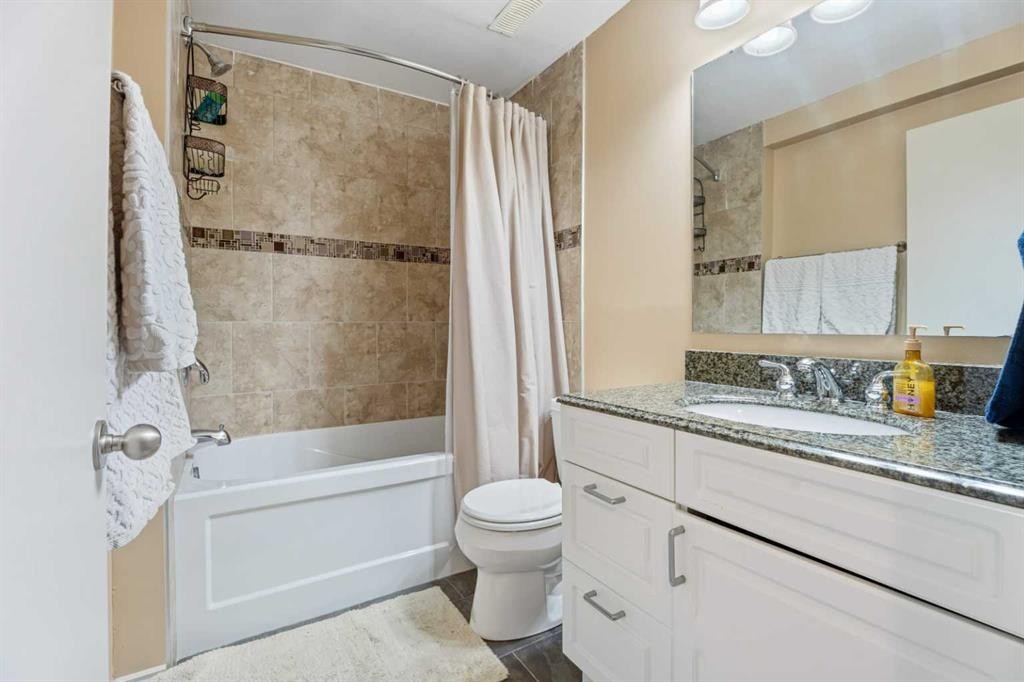 411 Wilderness Place Se, Calgary, AB - Indoor Photo Showing Bathroom