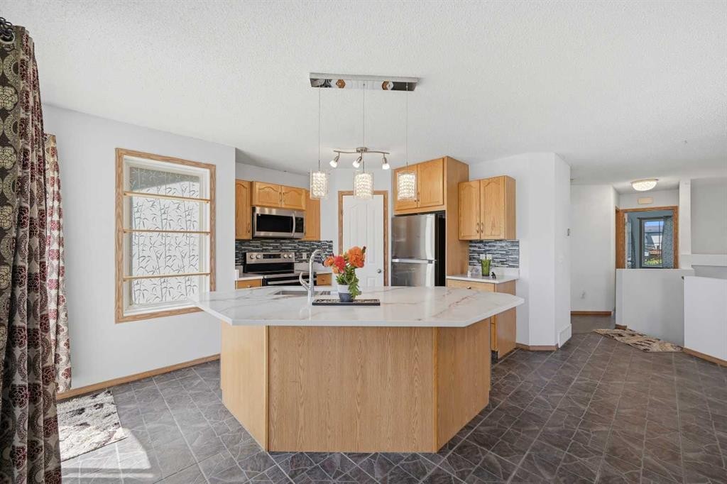 11 Covecreek Close Ne, Calgary, AB