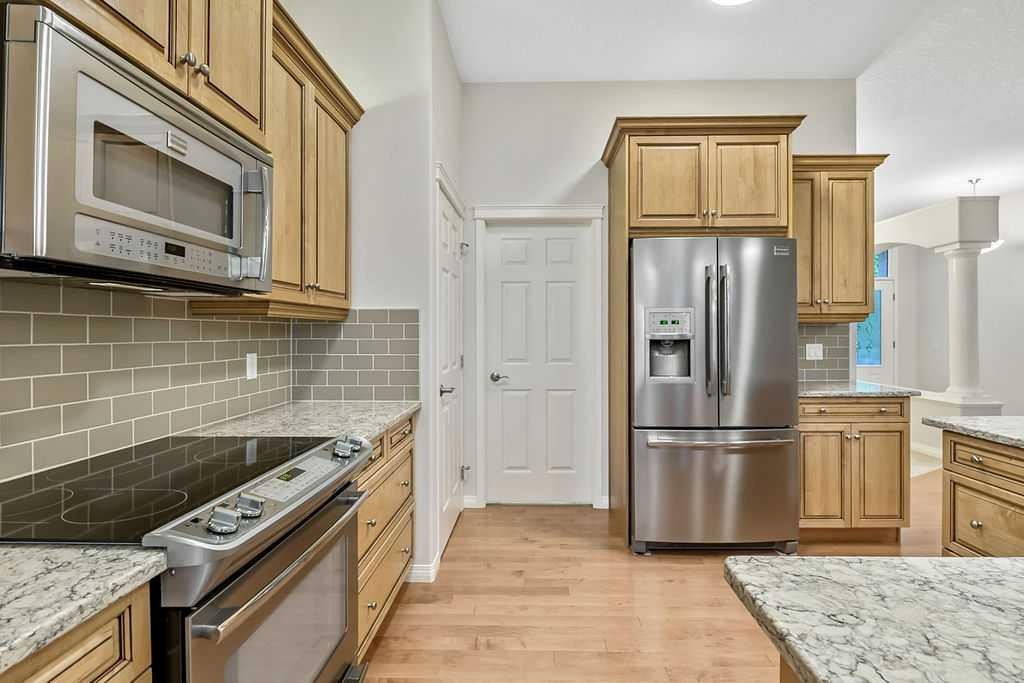 41 Cranston Drive Se, Calgary, AB - Indoor Photo Showing Kitchen With Upgraded Kitchen