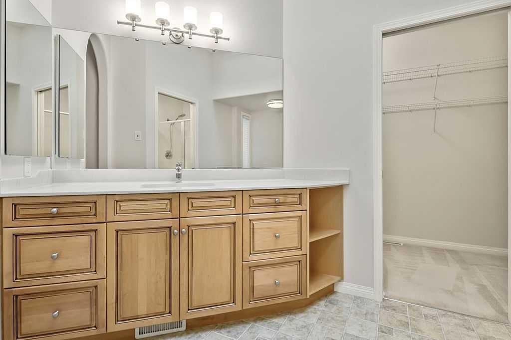 41 Cranston Drive Se, Calgary, AB - Indoor Photo Showing Bathroom