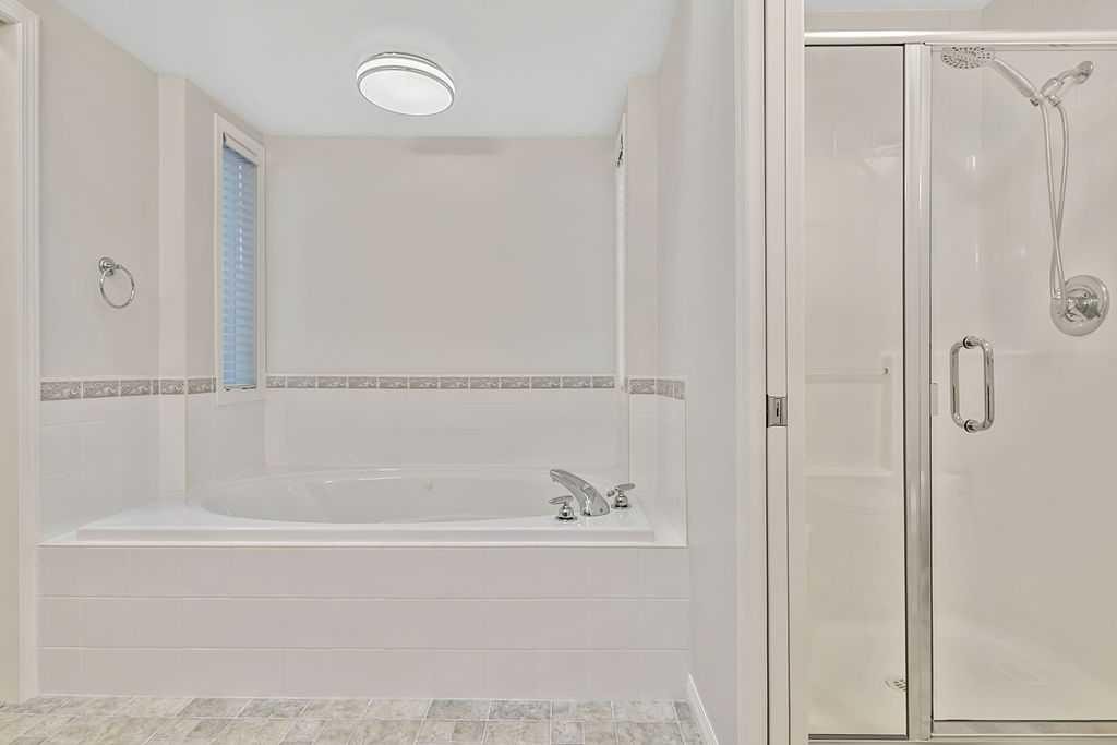 41 Cranston Drive Se, Calgary, AB - Indoor Photo Showing Bathroom