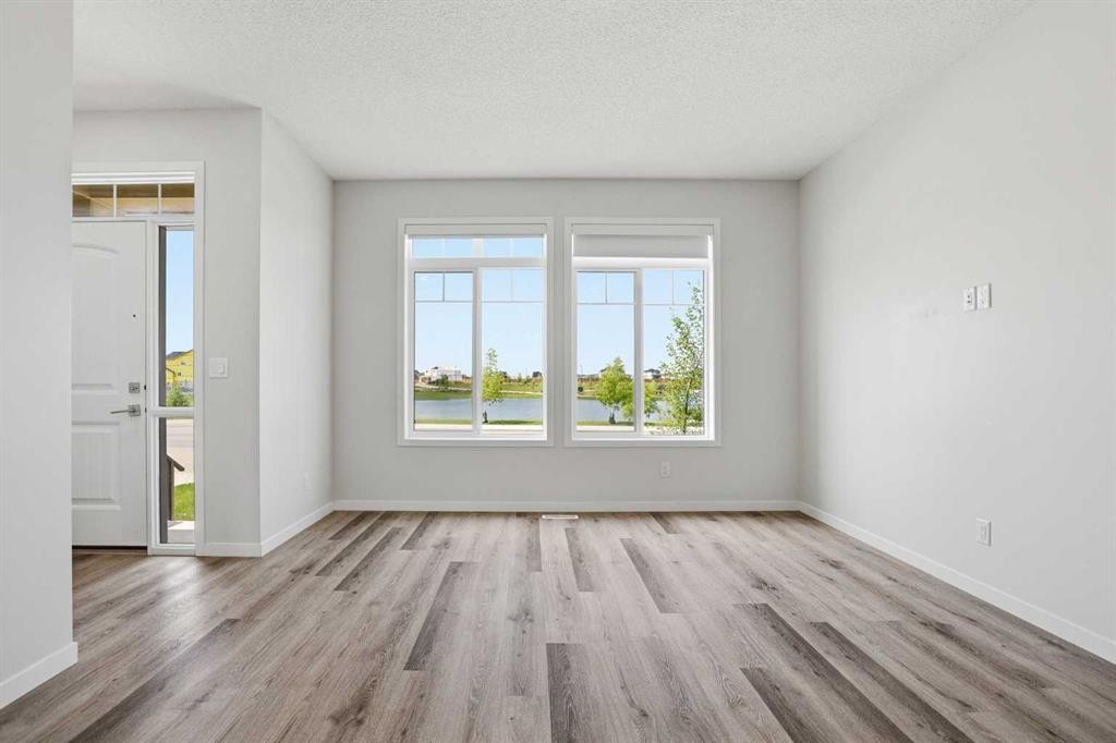352 Dawson Drive, Chestermere, AB - Indoor Photo Showing Other Room