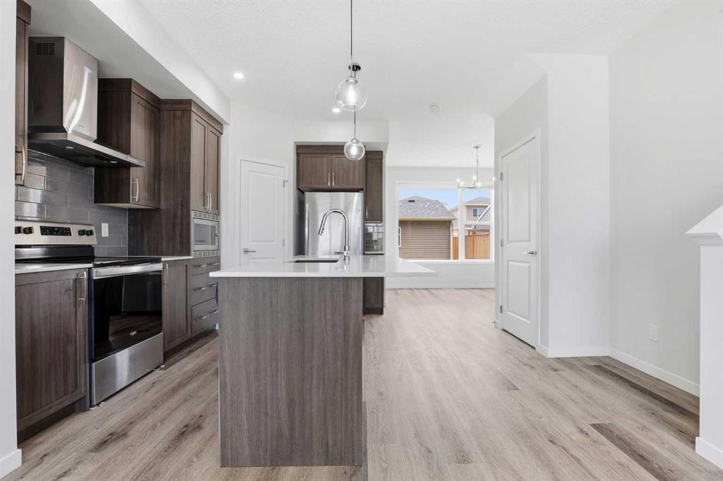 352 Dawson Drive, Chestermere, AB - Indoor Photo Showing Kitchen With Stainless Steel Kitchen With Upgraded Kitchen