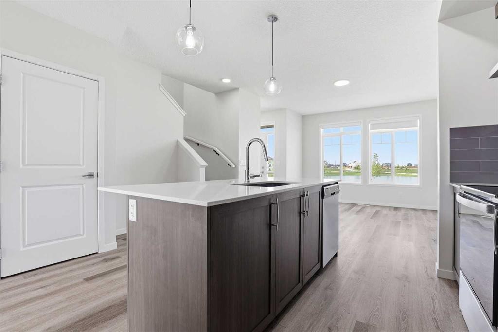 352 Dawson Drive, Chestermere, AB - Indoor Photo Showing Kitchen With Upgraded Kitchen
