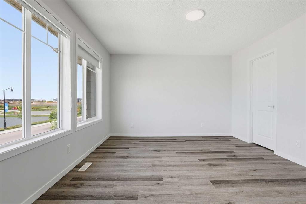 352 Dawson Drive, Chestermere, AB - Indoor Photo Showing Other Room