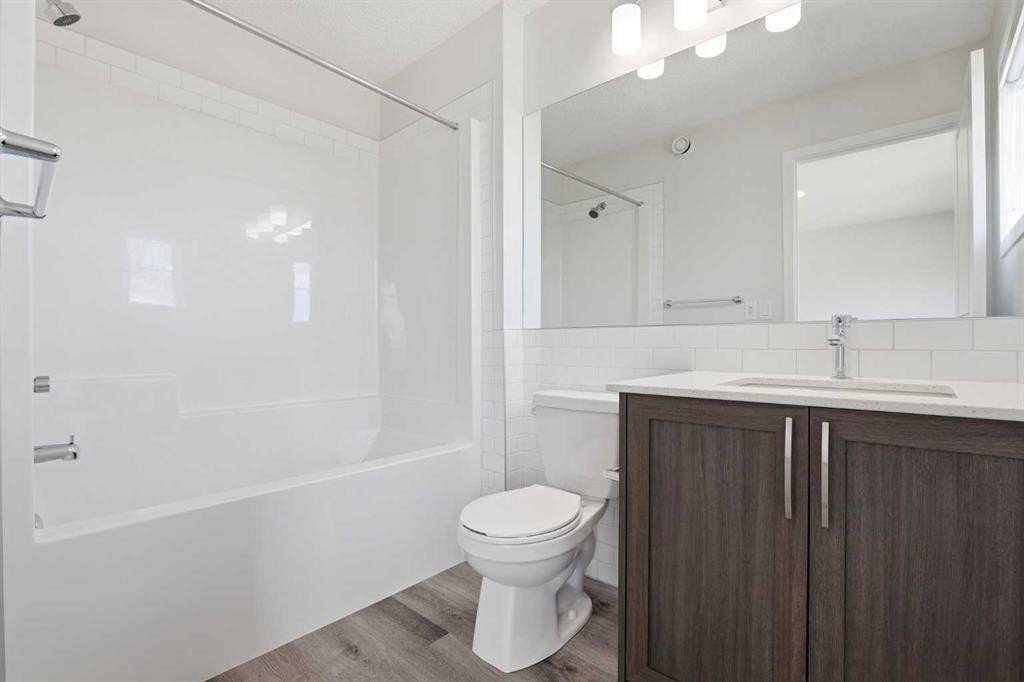 352 Dawson Drive, Chestermere, AB - Indoor Photo Showing Bathroom
