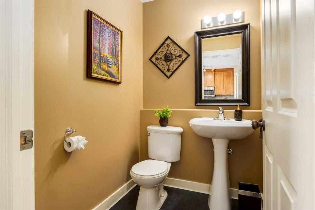 159 Cimarron Grove Crescent, Okotoks, AB - Indoor Photo Showing Bathroom