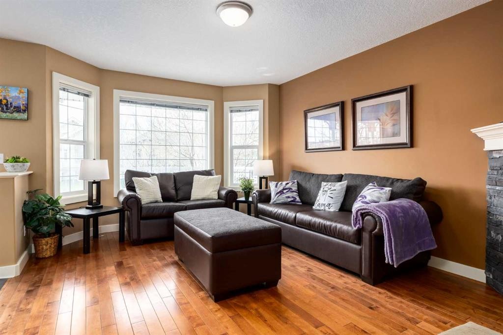 159 Cimarron Grove Crescent, Okotoks, AB - Indoor Photo Showing Living Room