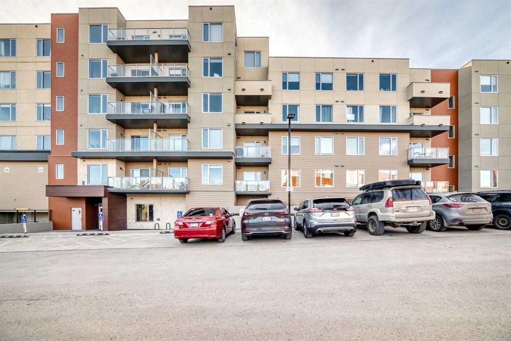 108-71 Shawnee Common Sw, Calgary, AB
