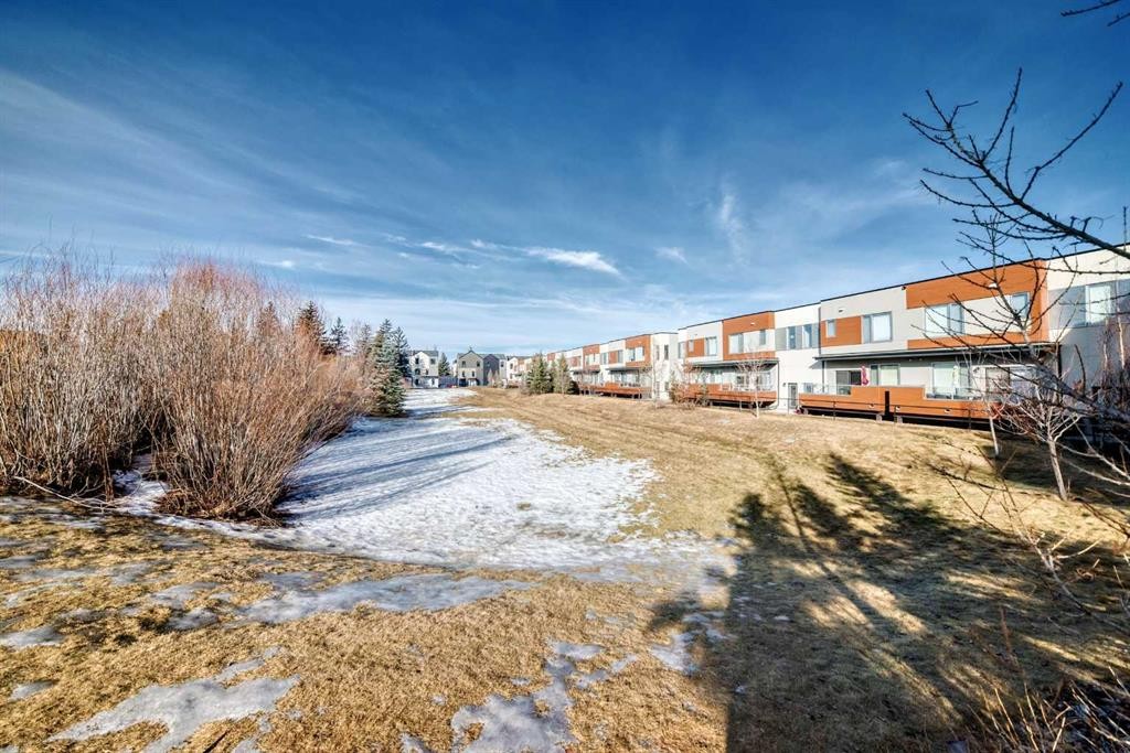 108-71 Shawnee Common Sw, Calgary, AB