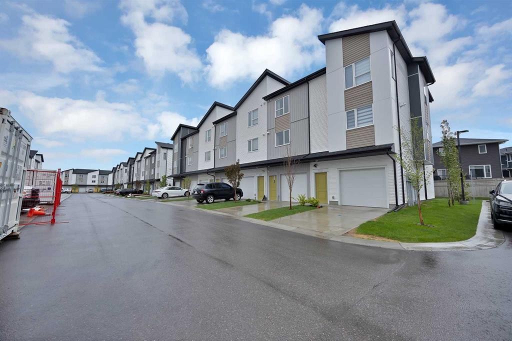 411-301 Redstone Boulevard Ne, Calgary, AB - Outdoor