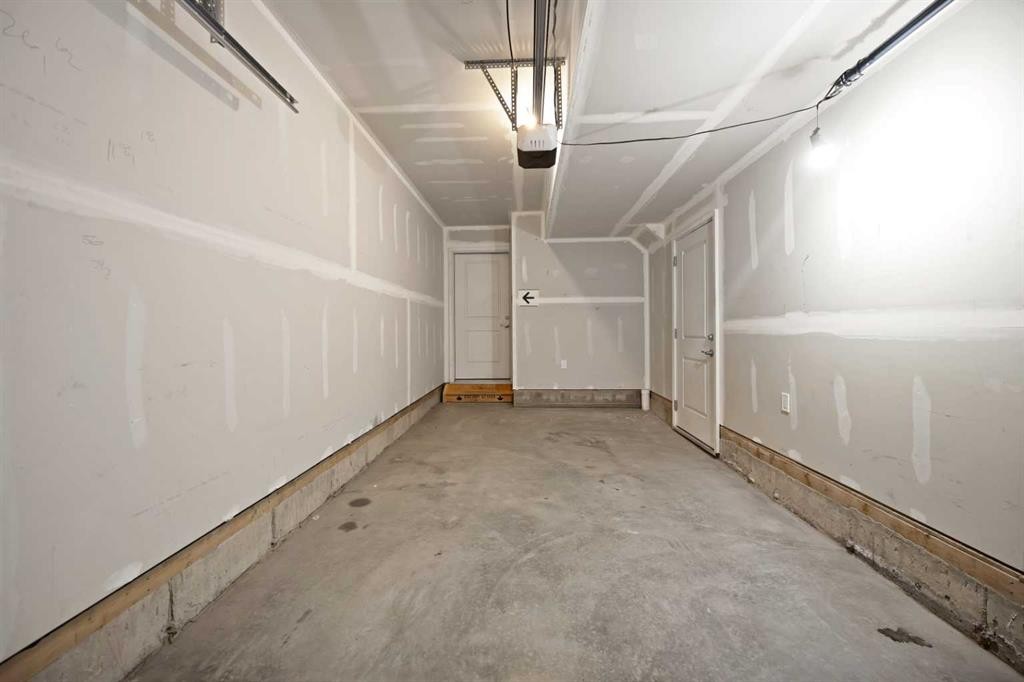 411-301 Redstone Boulevard Ne, Calgary, AB - Indoor Photo Showing Other Room