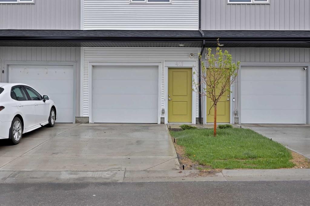 411-301 Redstone Boulevard Ne, Calgary, AB - Outdoor With Exterior