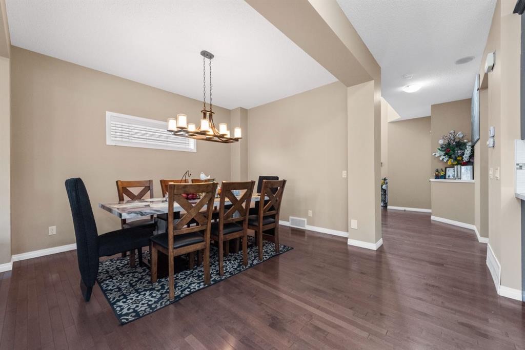 203 Morningside Circle Sw, Airdrie, AB - Indoor Photo Showing Dining Room