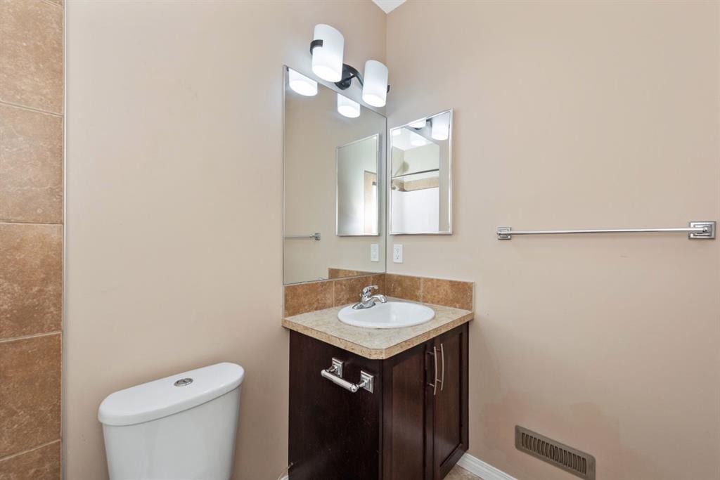 203 Morningside Circle Sw, Airdrie, AB - Indoor Photo Showing Bathroom
