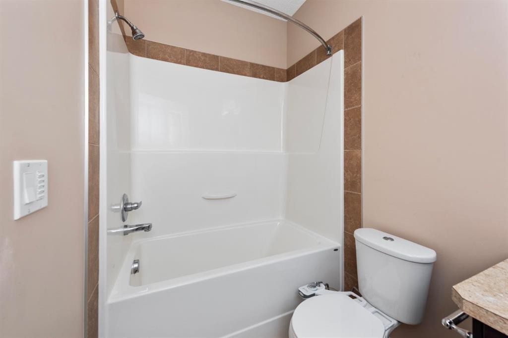 203 Morningside Circle Sw, Airdrie, AB - Indoor Photo Showing Bathroom