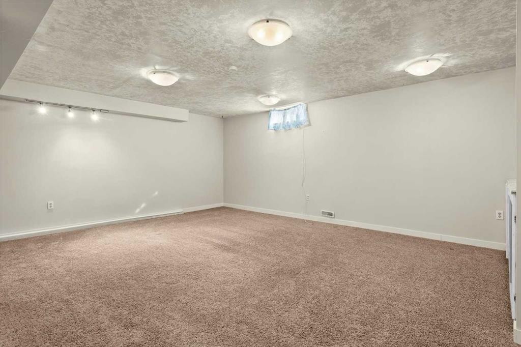 72 Marquis Place Se, Airdrie, AB - Indoor Photo Showing Other Room
