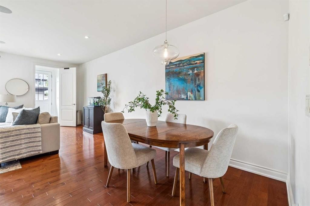 2228 Broadview Road Nw, Calgary, AB - Indoor Photo Showing Dining Room