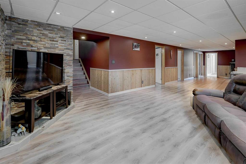 426 9 Street, Beiseker, AB