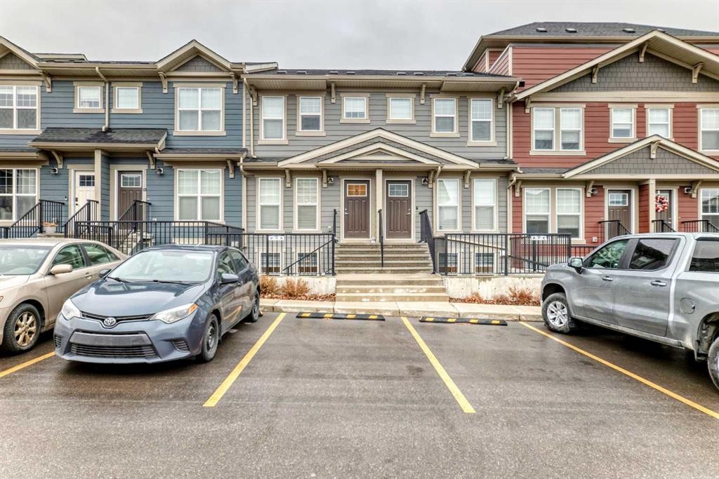 152 Cranbrook Square Se, Calgary, AB