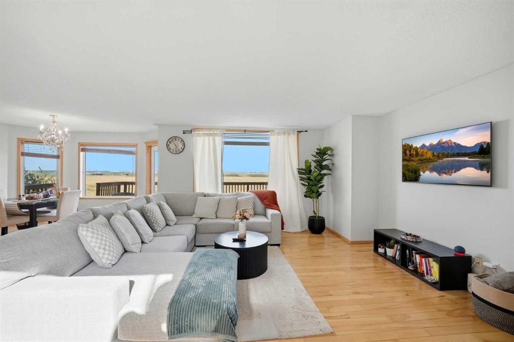 101 Coville Crescent Ne, Calgary, AB - Indoor Photo Showing Living Room