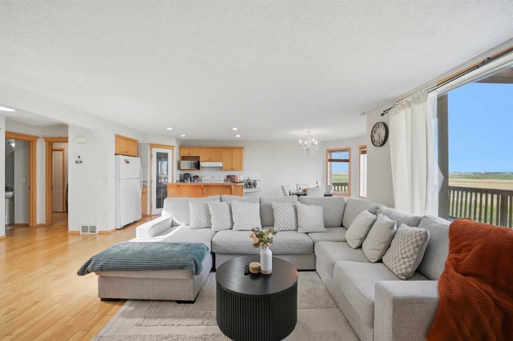 101 Coville Crescent Ne, Calgary, AB - Indoor Photo Showing Living Room