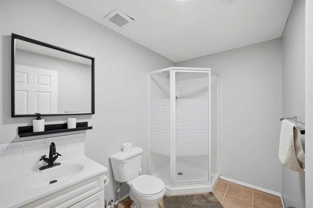 101 Coville Crescent Ne, Calgary, AB - Indoor Photo Showing Bathroom